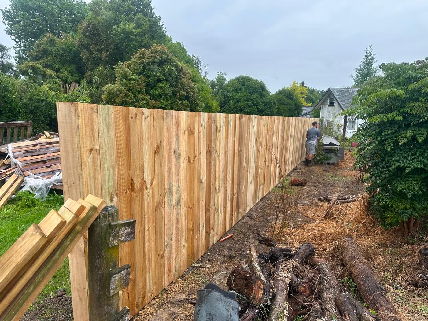 New timber fence in Waiuku — image 2